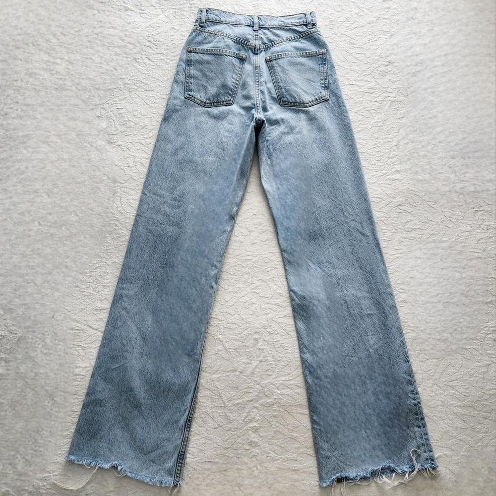 Zara The 90s Full Length High Waisted Jeans With A Loose Leg & Raw Hem, Size 2 - Picture 7 of 16